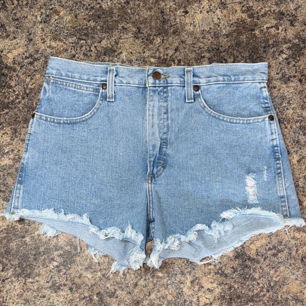 Wrangler High-Rise Cutoff Shorts Raw Hem Light Stone Relaxed Fit Boho Size 32 - Picture 4 of 16